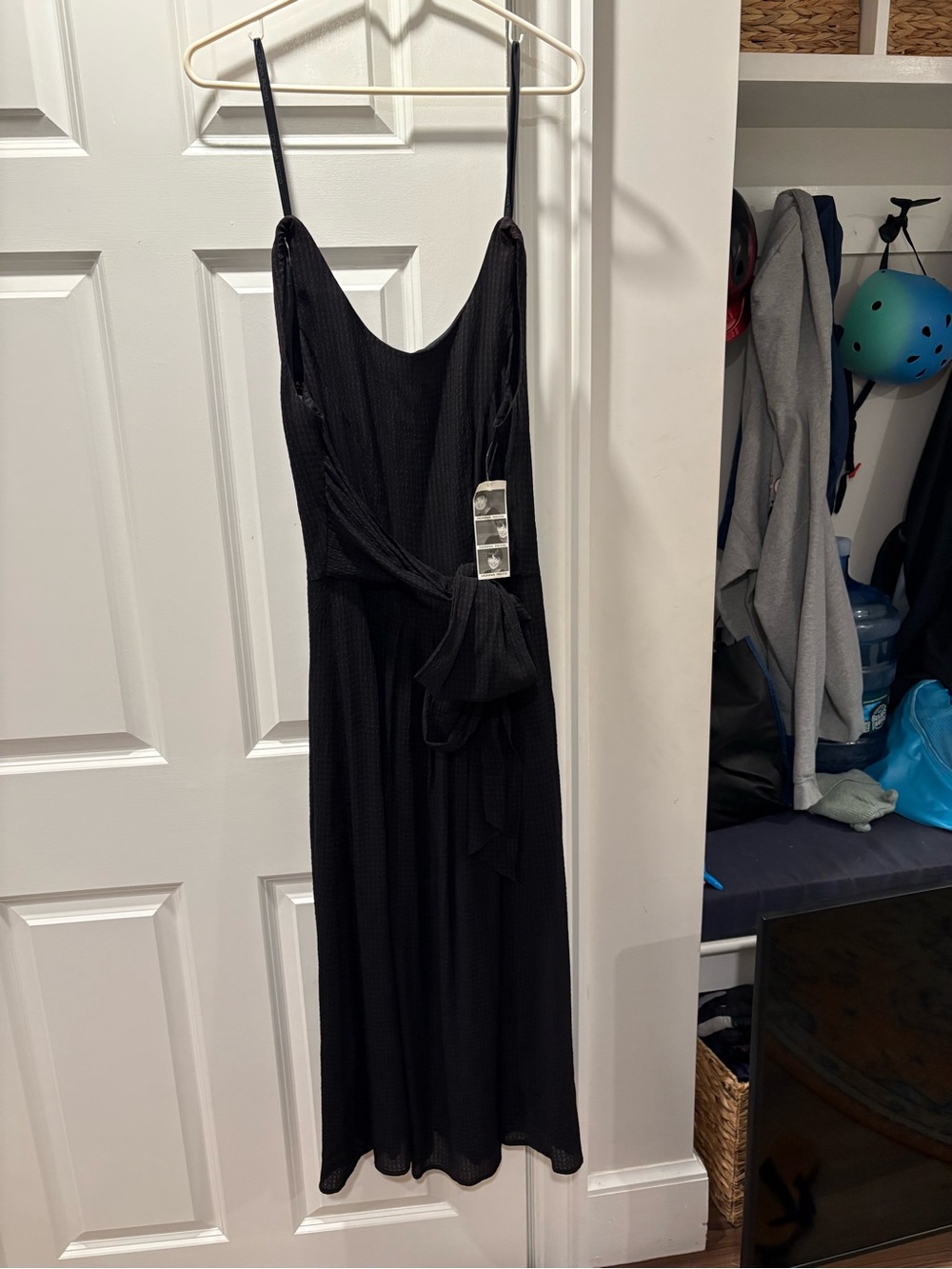 Donna Ricco Black Sleeveless Midi Dress with Tie Waist
